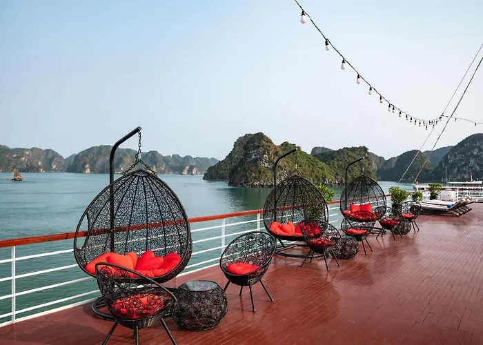 Aqua Cruise Lan Ha Bay 5*