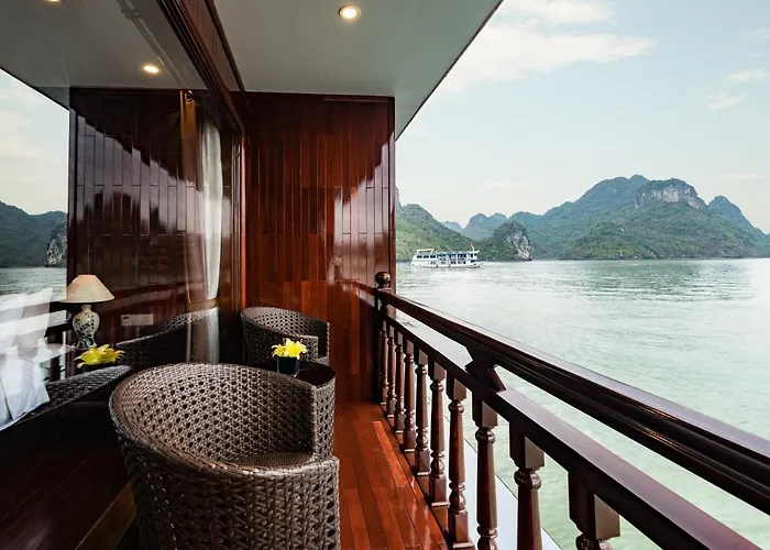 Aqua Cruise Lan Ha Bay 5* Hạ Long