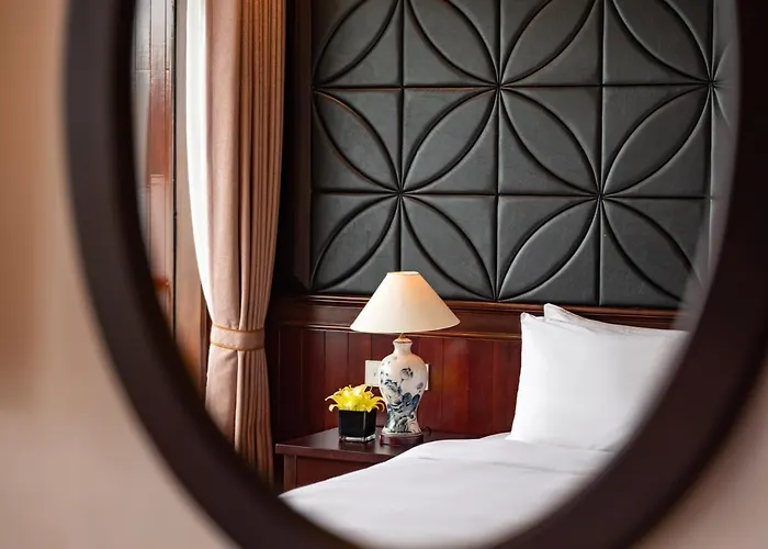 Aqua Cruise Lan Ha Bay  Hạ Long