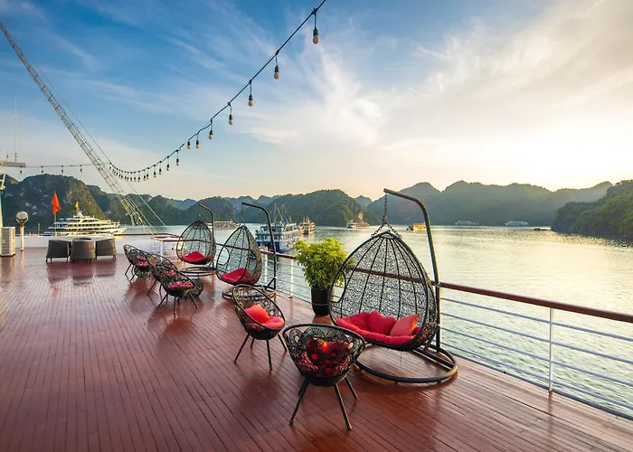 Aqua Cruise Lan Ha Bay  5*