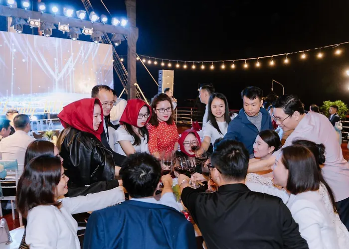 Aqua Cruise Lan Ha Bay 5* Hạ Long