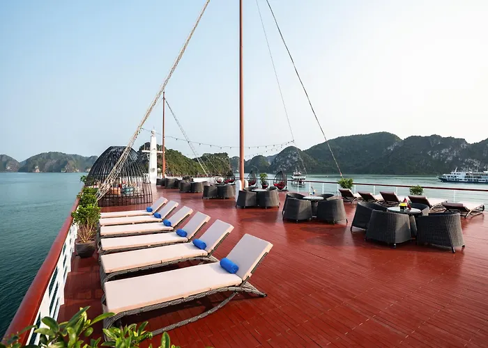 Aqua Cruise Lan Ha Bay  5*