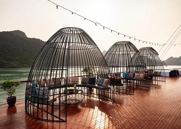 Aqua Cruise Lan Ha Bay Hạ Long