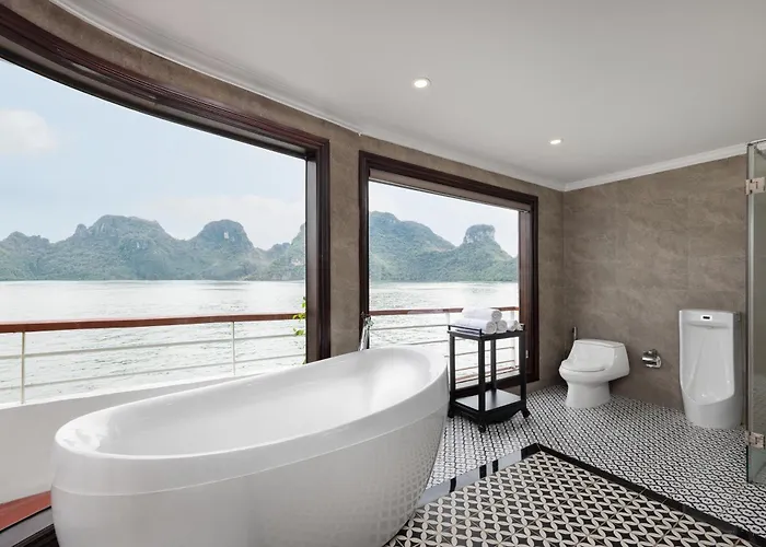 Aqua Cruise Lan Ha Bay 5* Hạ Long