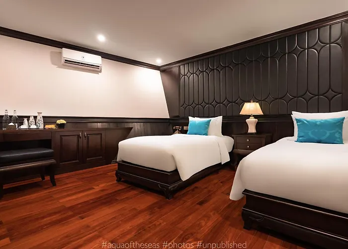 Aqua Cruise Lan Ha Bay  Hạ Long